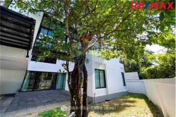 367 Sqm., 4 Beds House listed for ฿ 26,500,000.