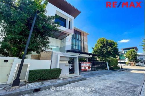 367 Sqm., 4 Beds House listed for ฿ 26,500,000.