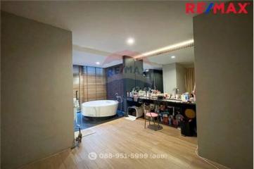 367 Sqm., 4 Beds House listed for ฿ 26,500,000.