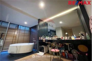 367 Sqm., 4 Beds House listed for ฿ 26,500,000.