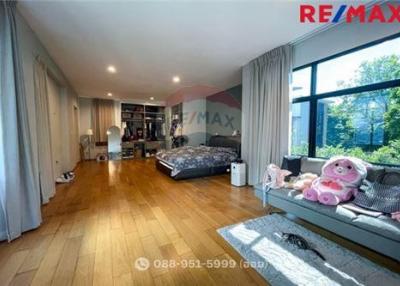 367 Sqm., 4 Beds Townhouse listed for ฿ 22,900,000.