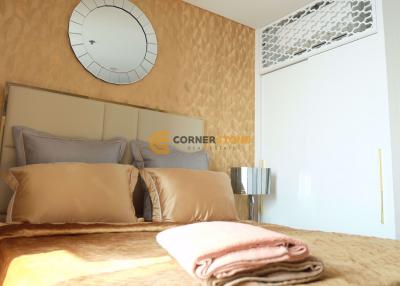 คอนโดนี้มี 1 ห้องนอน  อยู่ในโครงการ คอนโดมิเนียมชื่อ Copacabana Beach Jomtien 