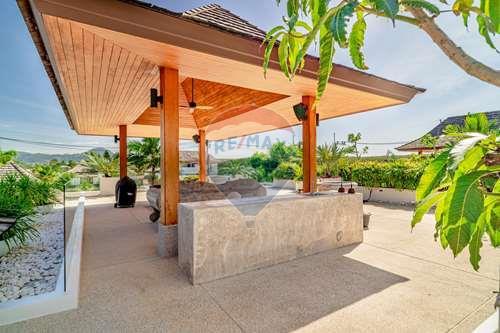 Luxury Pool Villa 4 Bedroom in Phuket