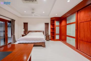 Luxury 3-Bedroom Villa in Hua Hin at Avenue 88 Village