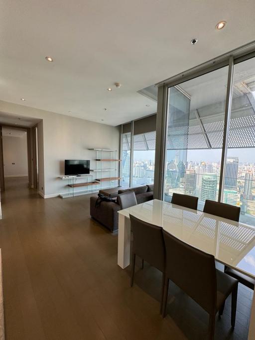 2 bed Condo in Magnolias Ratchadamri Boulevard Pathum Wan District C020706