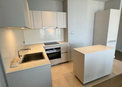 2 bed Condo in Magnolias Ratchadamri Boulevard Pathum Wan District C020706