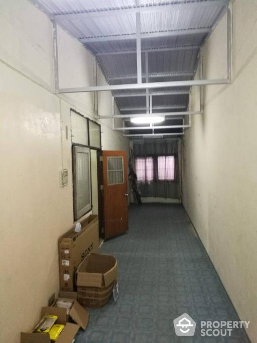 Commercial for Rent in Chong Nonsi