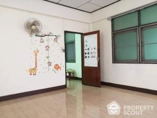 Commercial for Rent in Chong Nonsi