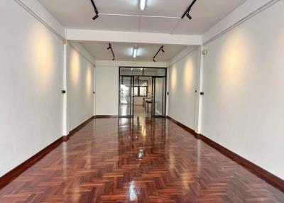 Office Space for Rent in Khlong Tan Nuea