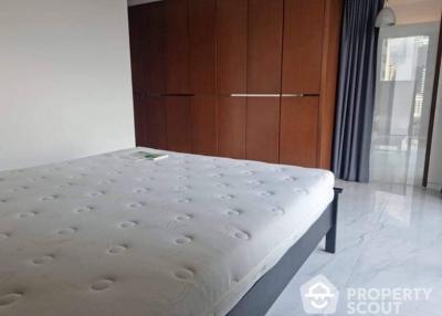 2-BR Condo at Hansar Rajdamri Condominium near BTS Ratchadamri