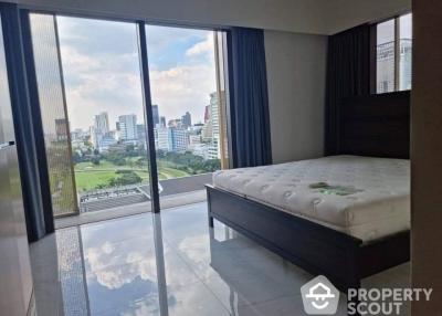 2-BR Condo at Hansar Rajdamri Condominium near BTS Ratchadamri