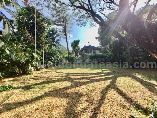 Beautiful 4-Bedrooms House with Large Garden - Rama 9