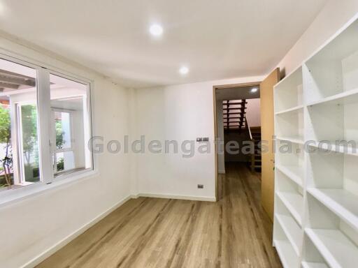 4-Bedrooms Single House with Garden - Sathorn