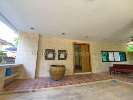 4-Bedrooms single house with garden in secure compound - Sathorn