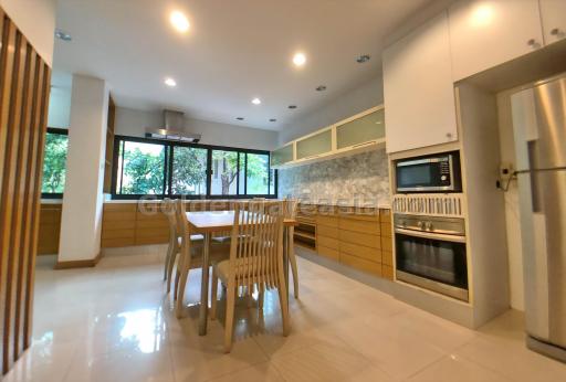 4-Bedrooms single house with garden in secure compound - Sathorn