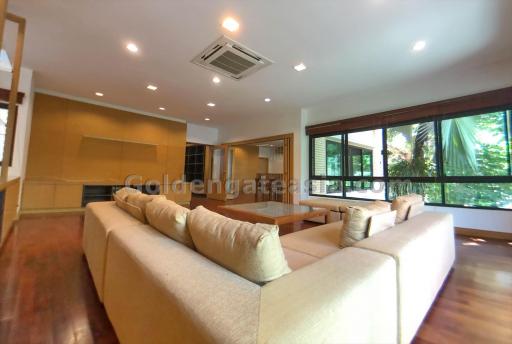 4-Bedrooms single house with garden in secure compound - Sathorn