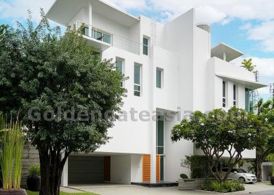 5-Bedrooms modern house with private pool  in compound - Sathorn Yennakart