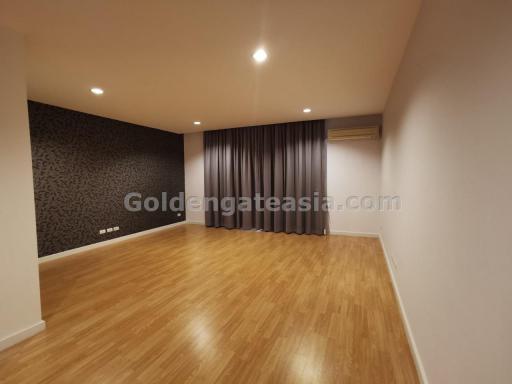 4-Bedroom modern Townhouse in Compound - Sathorn - Sathupradit