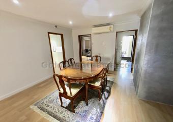 3-Bedrooms plus study room / 4th bedroom Condominium For Sale - Baan Piyasathorn - Sathorn Road
