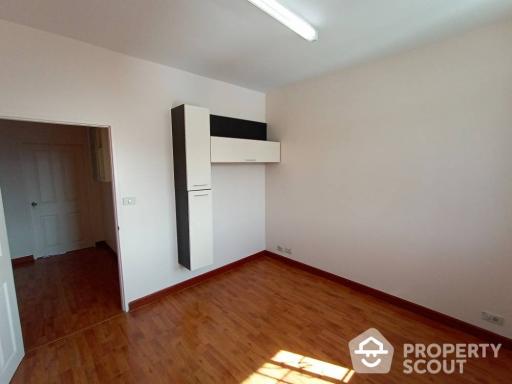 3-BR Townhouse in Chong Nonsi