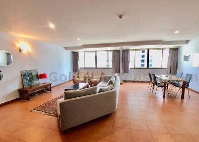 3-Bedrooms Condo - Sathorn