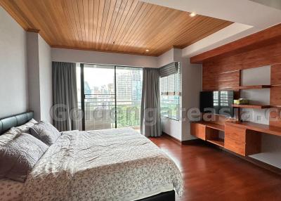 2-Bedrooms condo with large balcony overlooking park - Sukhumvit 8