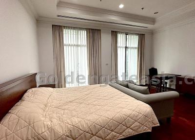 4-Bedroom Penthouse with huge terrace - Ploenchit BTS