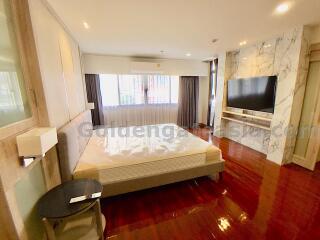 Big 3-Bedrooms condo plus study room and large balcony - Sukhumvit soi 11