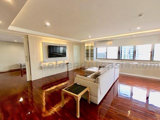 Big 3-Bedrooms condo plus study room and large balcony - Sukhumvit soi 11