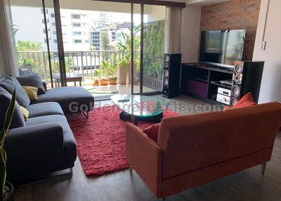 Spacious 3-Bedroom Apartment with big balcony- Sukhumvit Nana-Asoke BTS/MRT