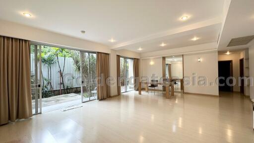 Spacious 2-Bedrooms with private terrace - Asok BTS
