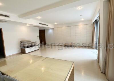 Spacious 2-Bedrooms with private terrace - Asok BTS