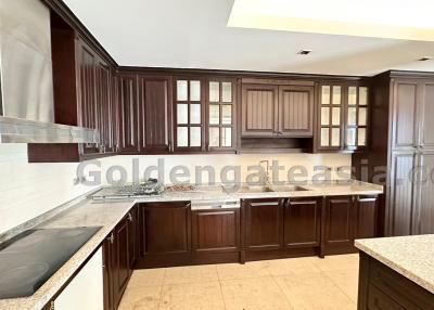 Modern luxurious 4-Bedrooms plus Study Apartment - Sukhumvit soi 31