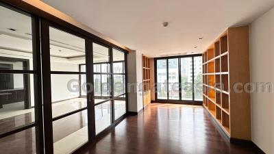 Modern luxurious 4-Bedrooms plus Study Apartment - Sukhumvit soi 31