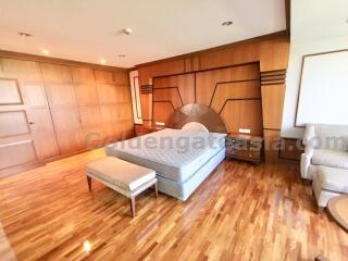 3-Bedrooms Apartment (270sqm) - Walk to Thonglor BTS