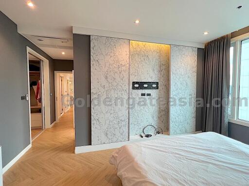 Rarely available 3-Bedrooms condo overlooking park - Phrom Phong
