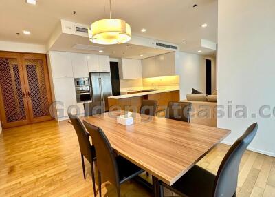 Modern 3-Bedrooms Condo unit just steps away from Phrom Phong BTS