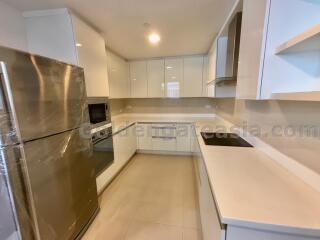 Modern 3-Bedrooms, 3-ensuite Bathrooms plus study room - Asok BTS