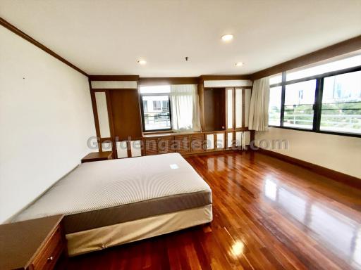 Big 4-Bedrooms Apartment - Sukhumvit 49
