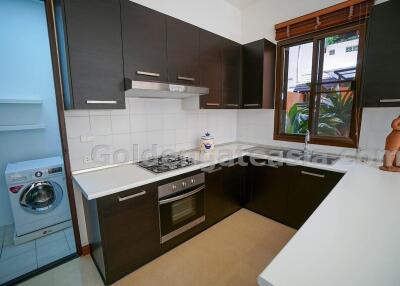 3-Bedrooms Townhome in compound - Phrom Phong BTS