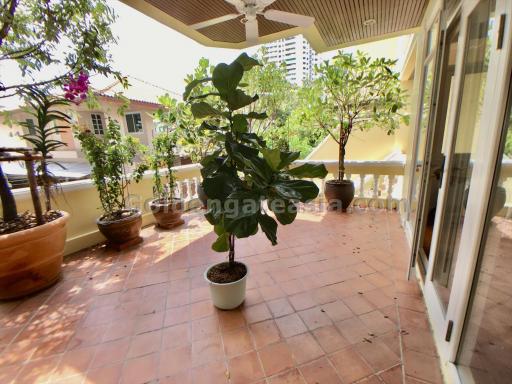 3-Bedrooms single house - Phrom Phong BTS