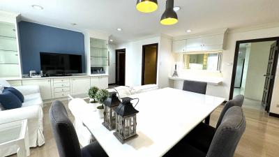 Bright and modern living room with integrated dining area and open plan layout