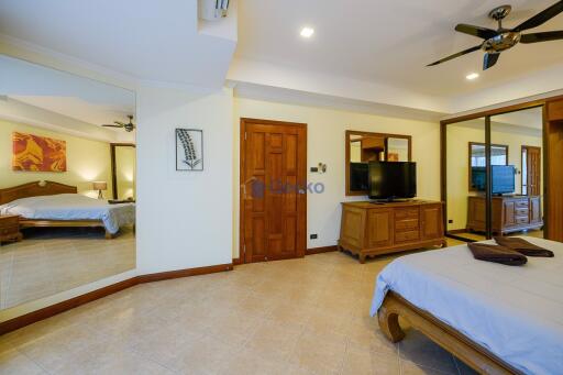 2 Bedrooms Condo in View Talay 2 Jomtien C011322