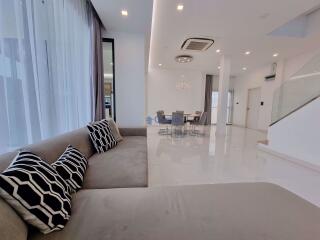 3 Bedrooms House in Baan Fah Rim Haad Jomtien H010338