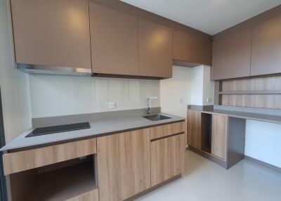 Taka Haus  2 Bed Condo For Rent in Ekkamai