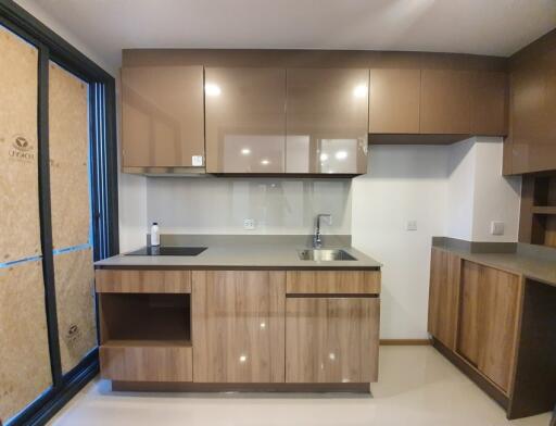 Taka Haus  2 Bed Condo For Rent in Ekkamai