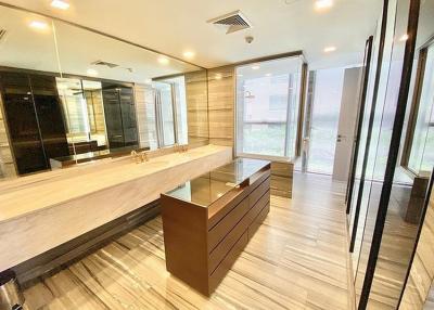 Ashton Residence 41  3 Bedroom For Sale in Phrom Phong