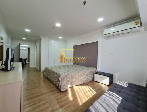 Baan Suanpetch  2 Bedroom Condo For Rent in Sukhumvit 39