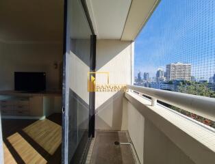 Baan Suanpetch  2 Bedroom Condo For Rent in Sukhumvit 39