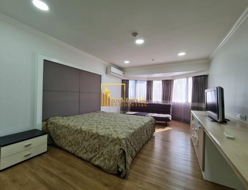 Baan Suanpetch  2 Bedroom Condo For Rent in Sukhumvit 39